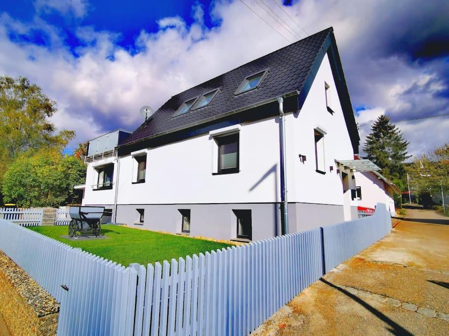 Ferienhaus Moni Gunningen エクステリア 写真